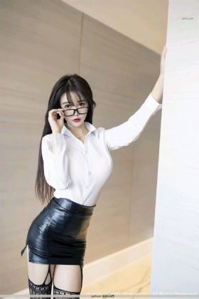 巨乳老师成为了我的妈妈