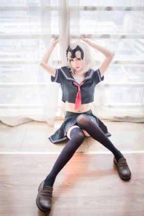 遍地绝色美女女子高校里的大肉棒保安